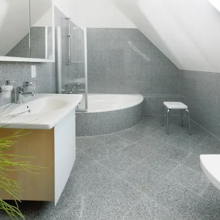 Gaestehaus Am Schloss Aparthotel *